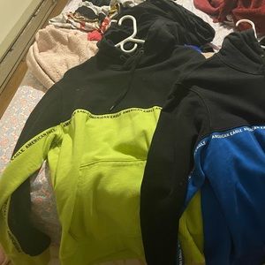 hoddie L but fits bigger mens